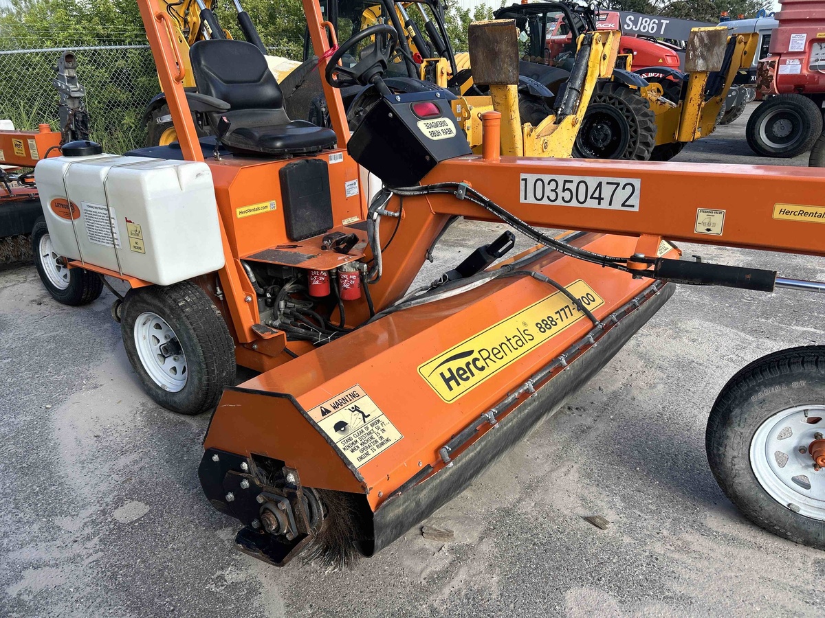 2022 LayMor SM300-1