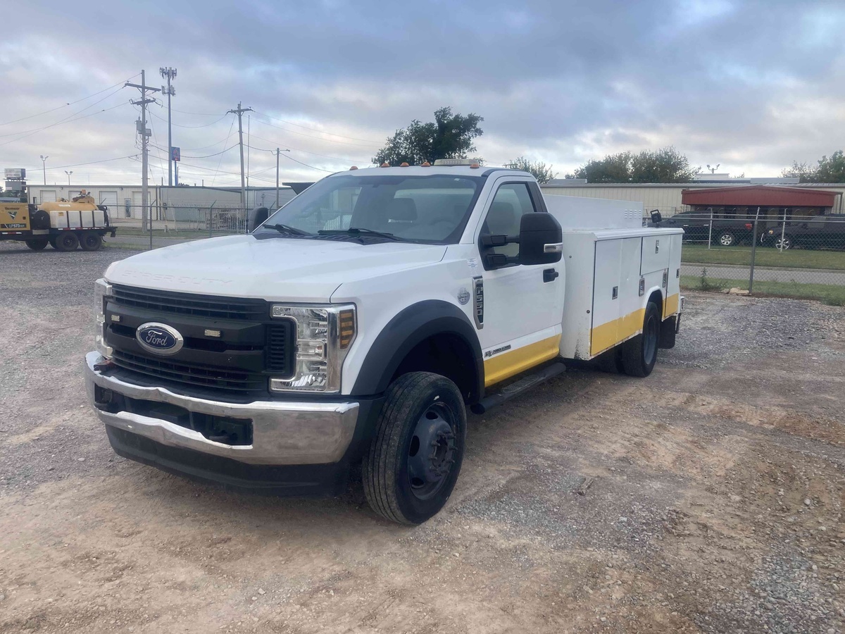 2019 Ford F550-8