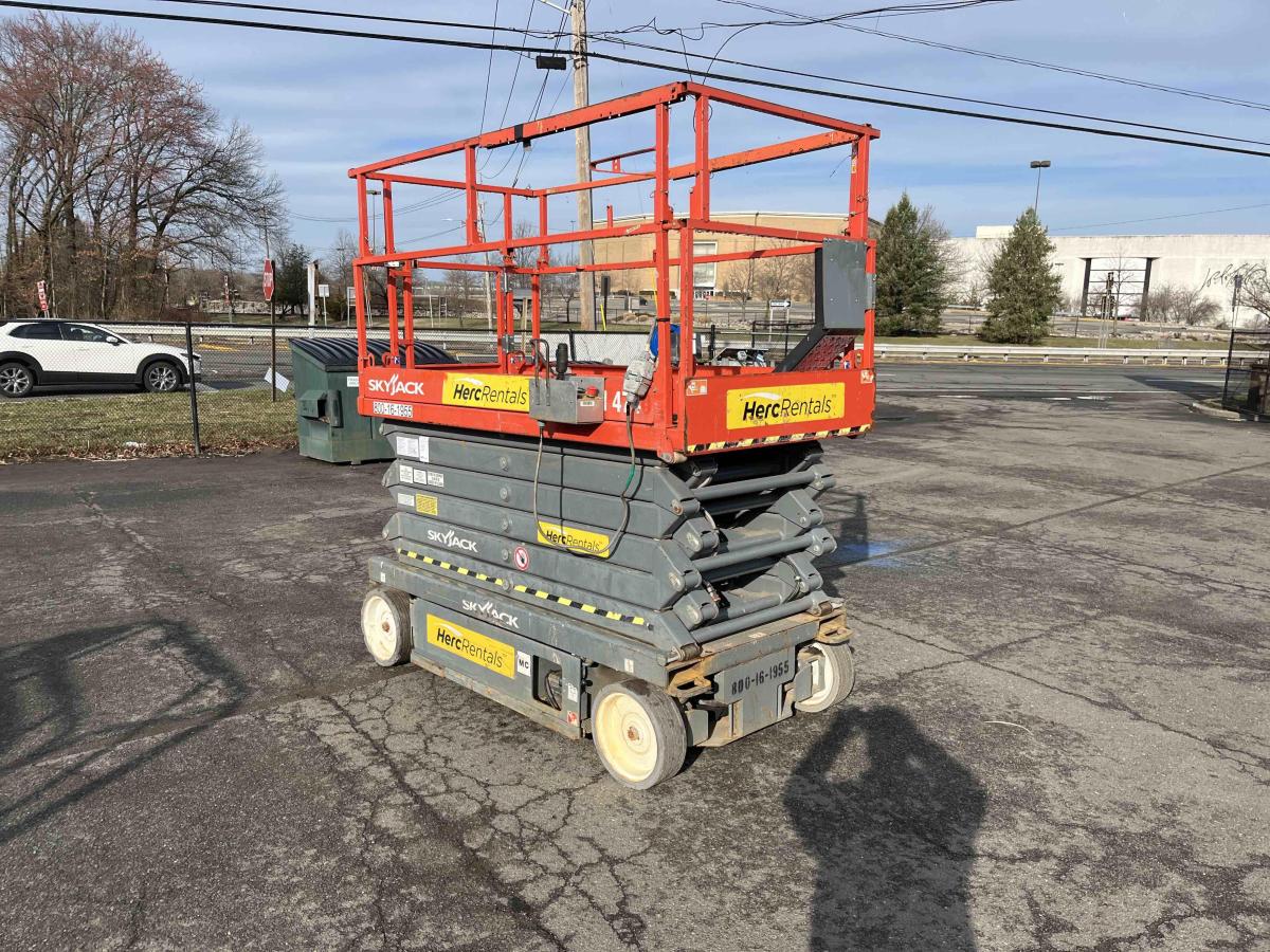 2017 Skyjack SJ4740