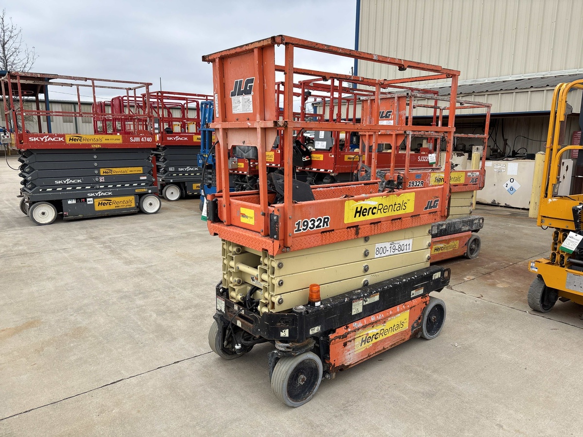 2018 JLG 1932R