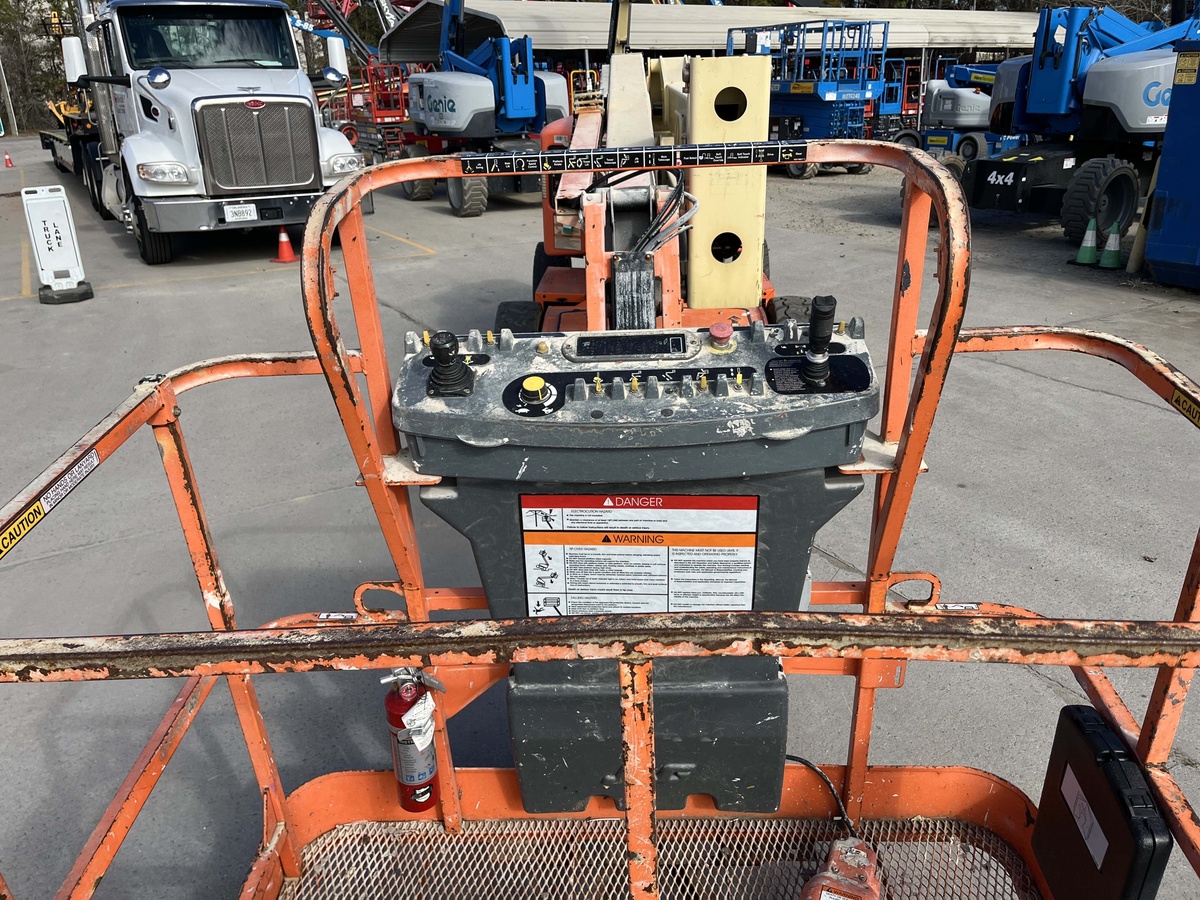 2016 JLG E450AJ-7