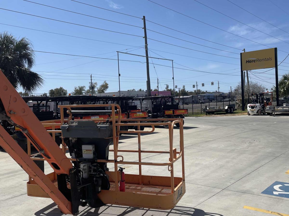 2016 JLG 1350SJP