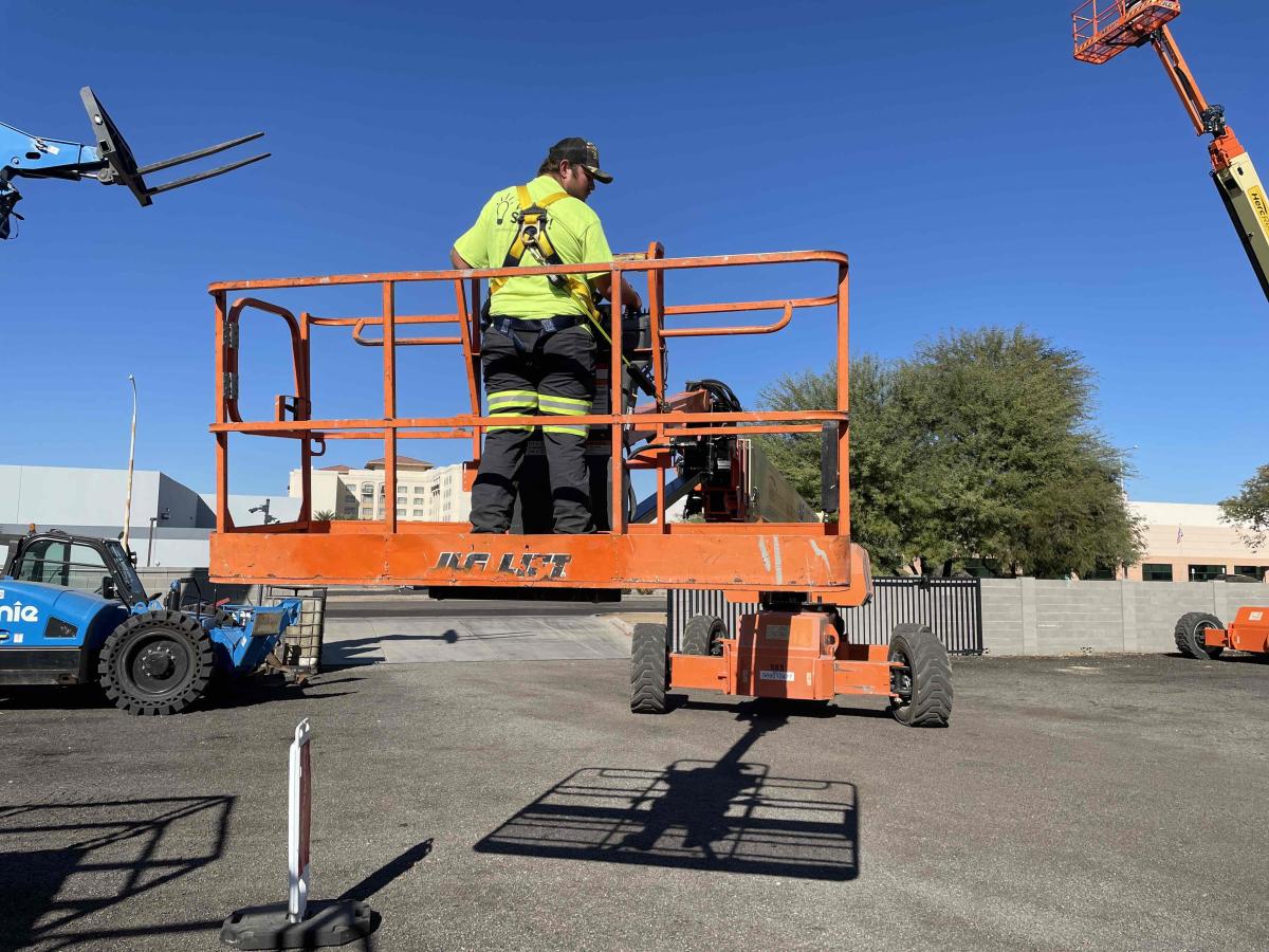 2017 JLG 1200SJP