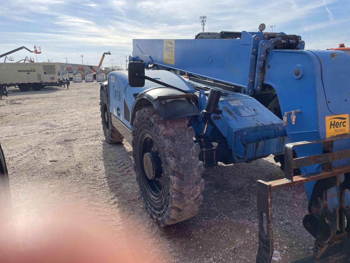 2018 Genie GTH 844