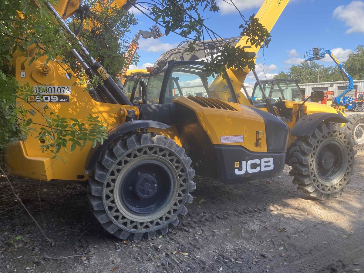 2023 JCB 509-42-4