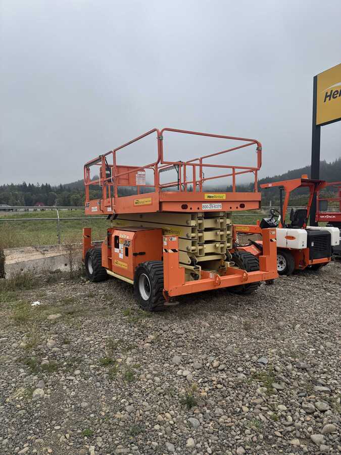 2017 JLG 430LRT-6