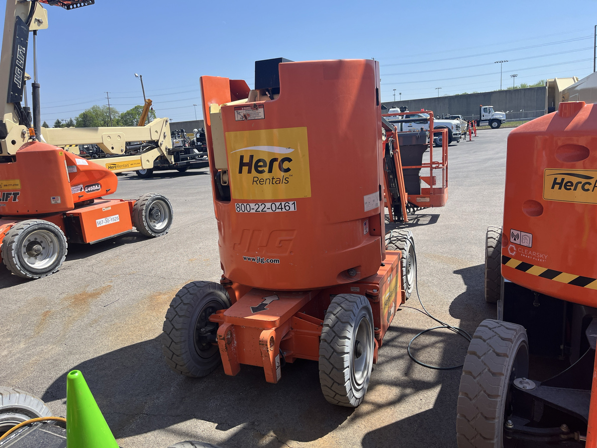2018 JLG E300AJP-5