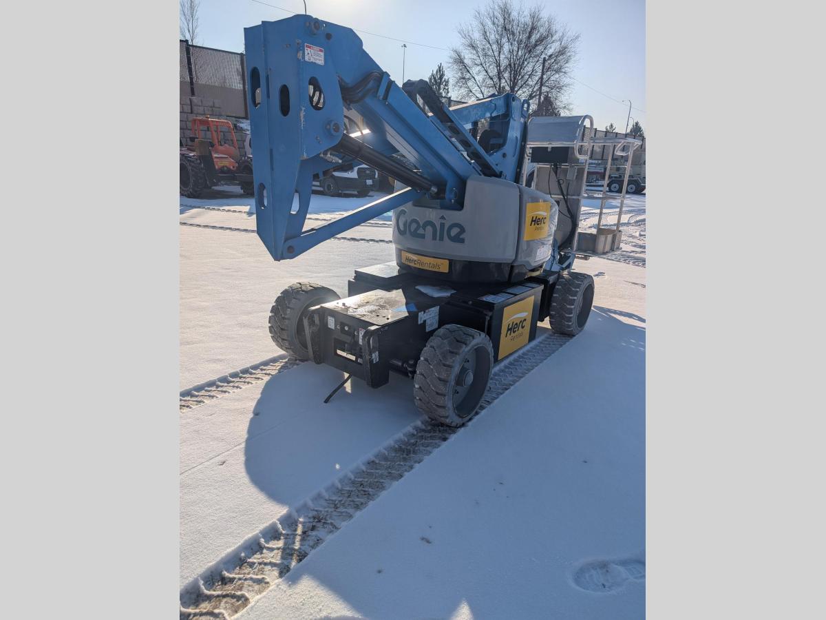 2017 Genie Z-33/18