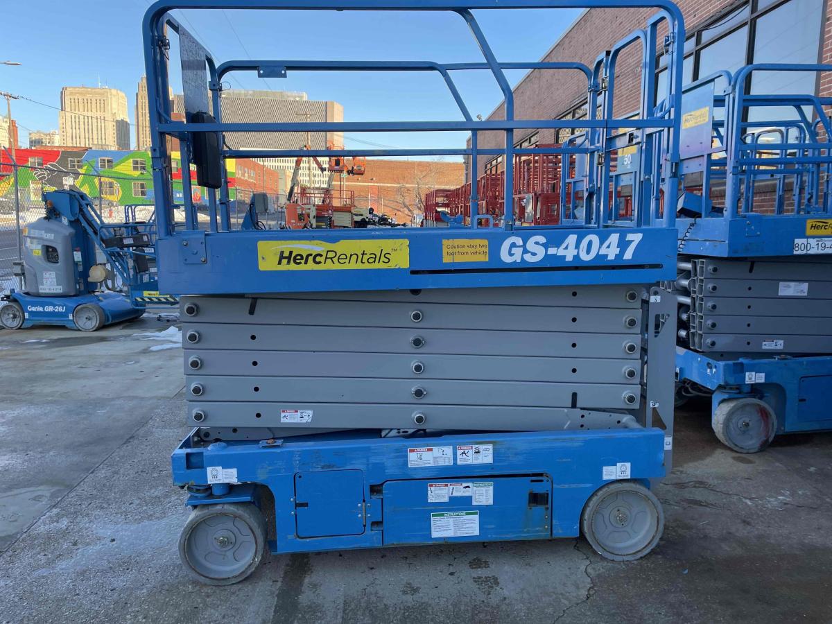 2018 Genie GS-4047