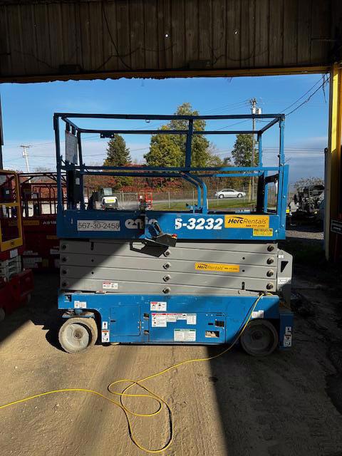2019 Genie GS-3232
