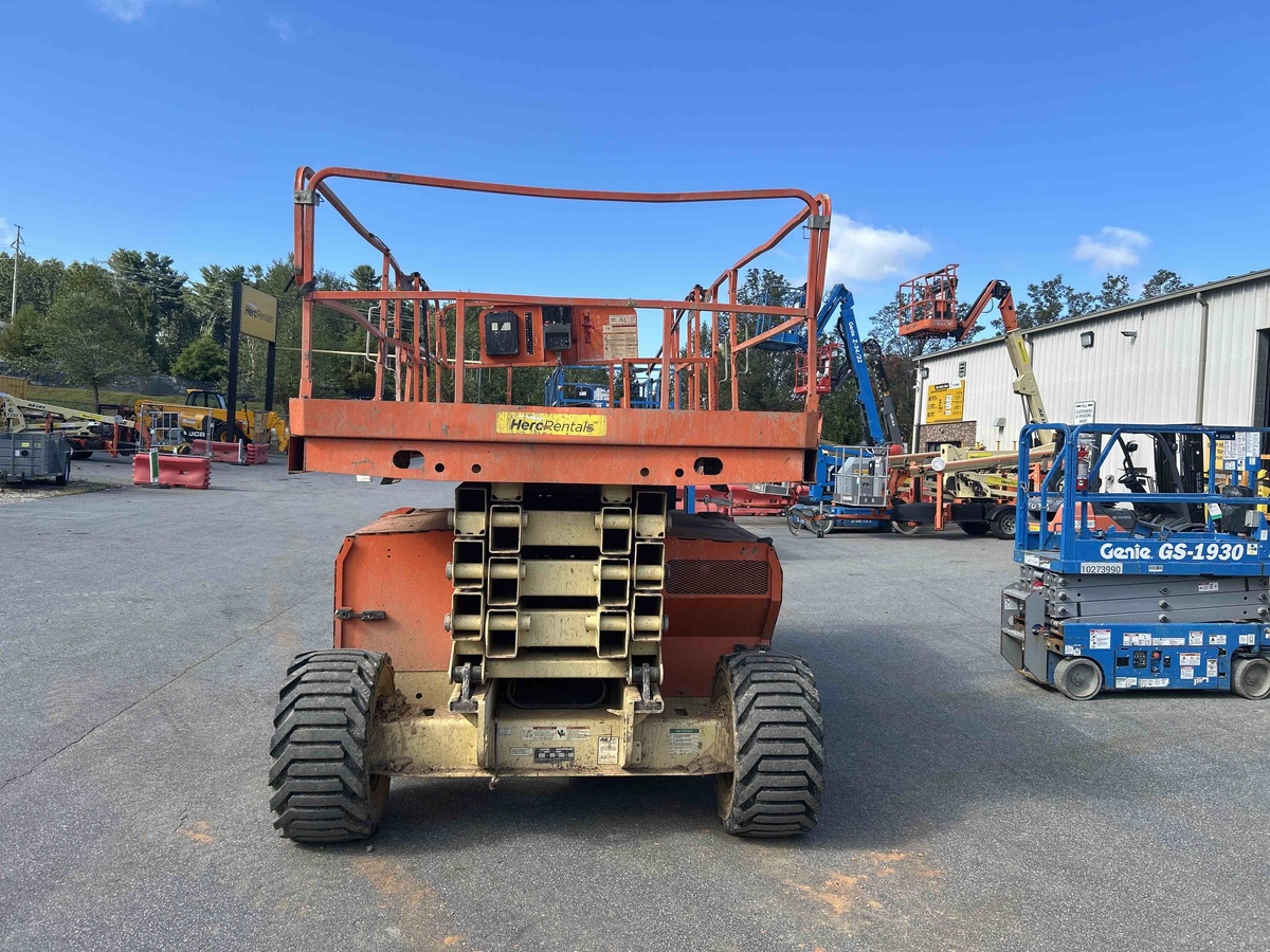 2017 JLG 4394RT-6