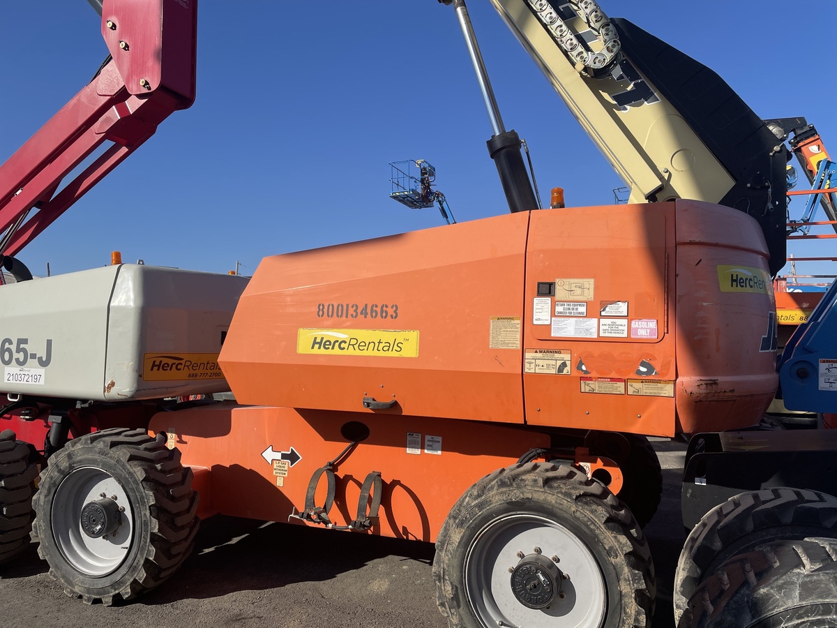 2017 JLG 660SJ-8