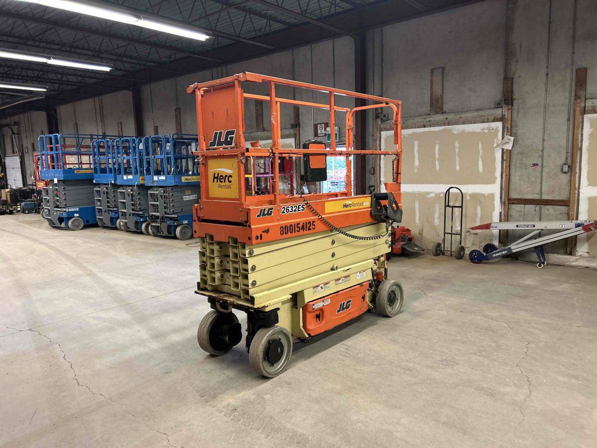 2017 JLG 2632ES-1