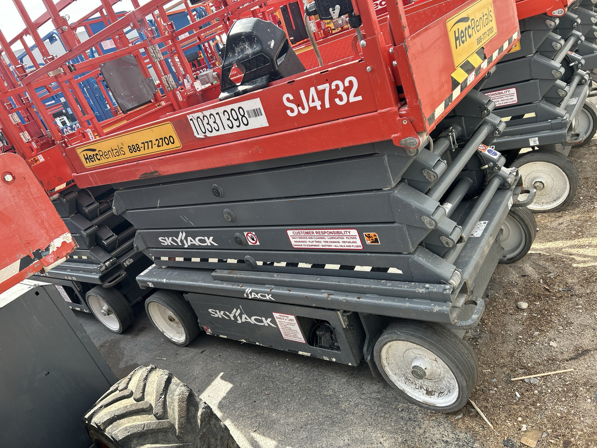 2021 Skyjack SJ4732