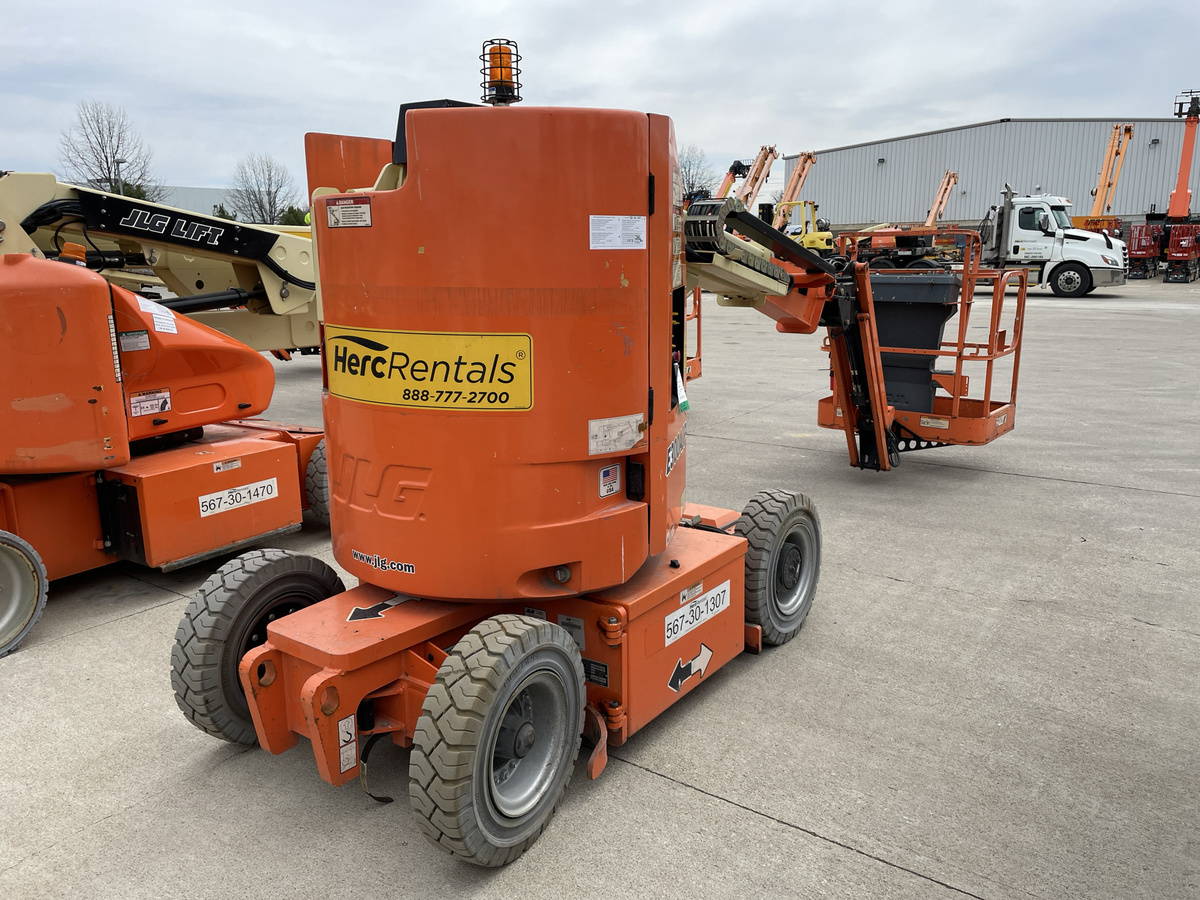 2016 JLG E300AJP-3