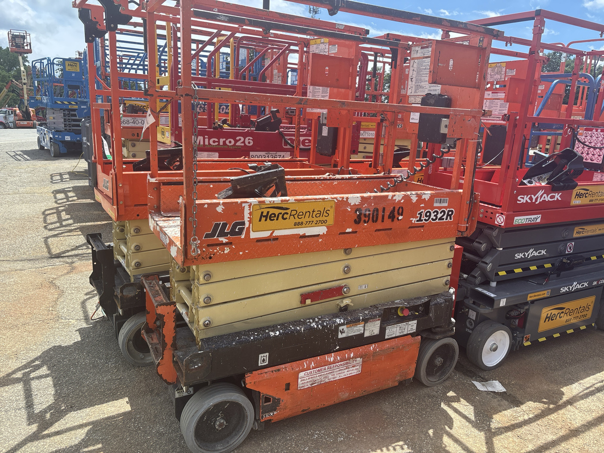 2019 JLG 1932R-2