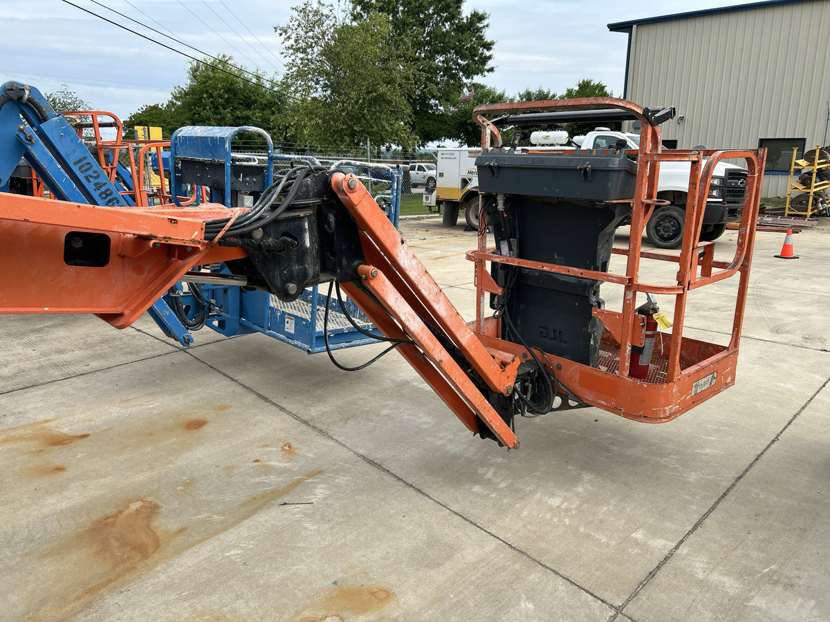 2014 JLG E400AJPN-5