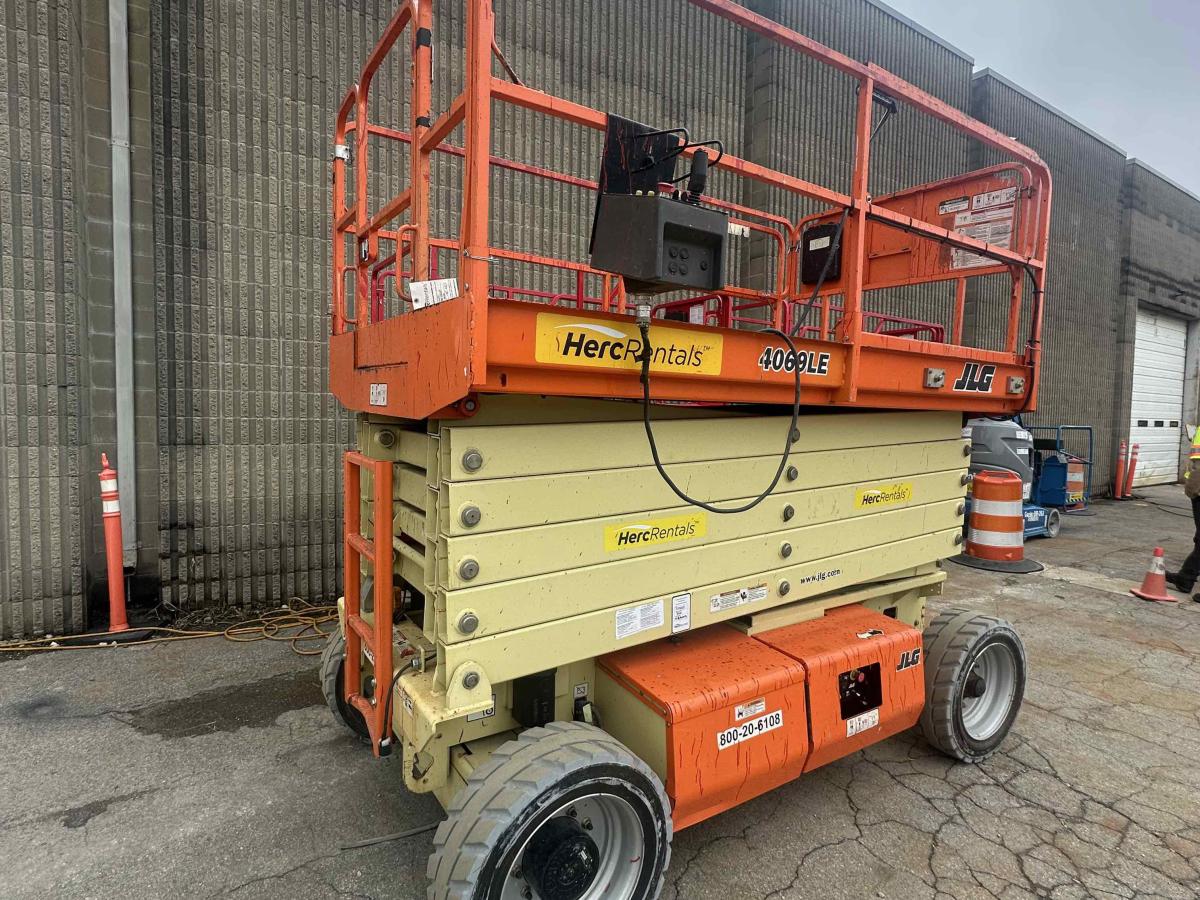 2018 JLG 4069LE