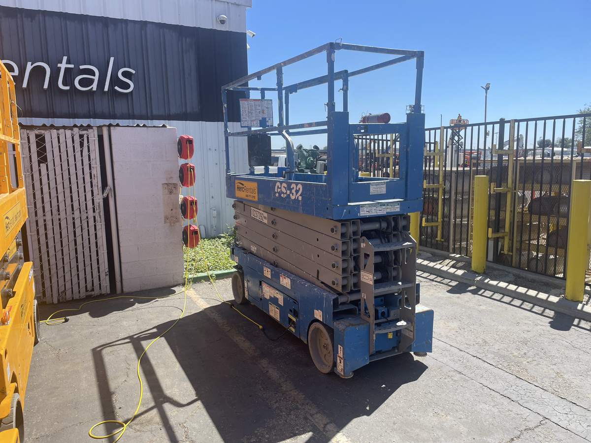 2018 Genie GS-3232-3