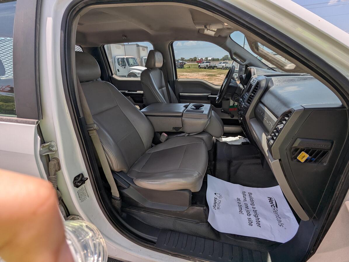 2017 Ford F550-14