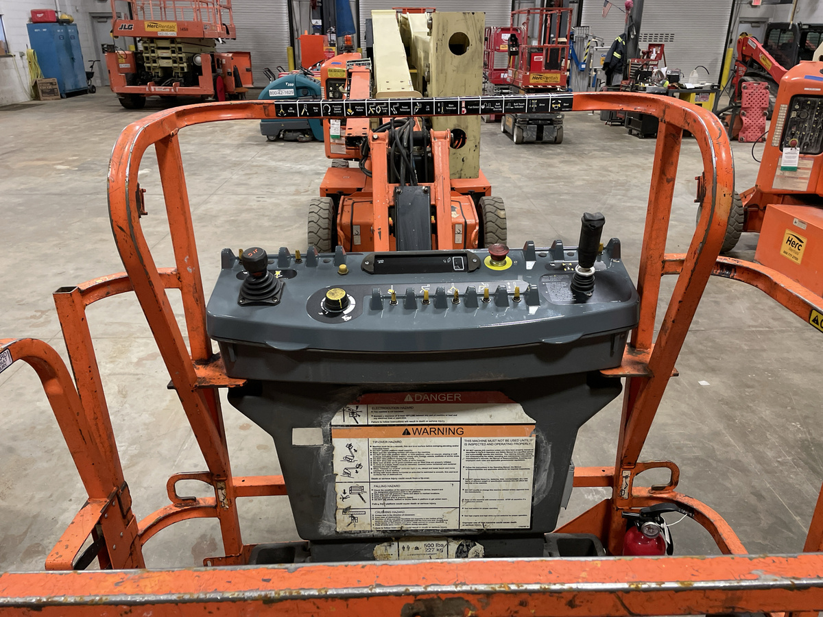 2016 JLG E400AJPN-5