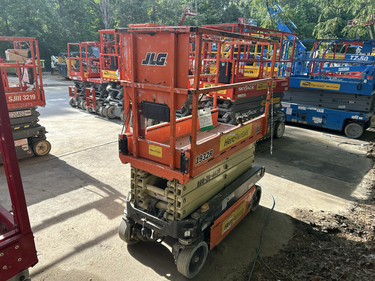 2018 JLG 1932R-4