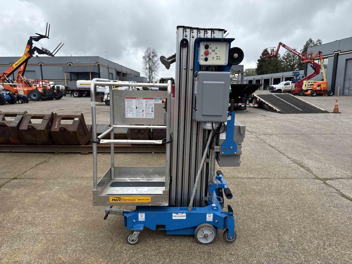 2019 Genie AWP-30S