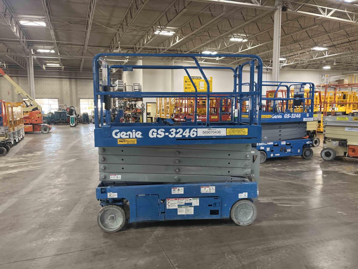 2013 Genie GS-3246