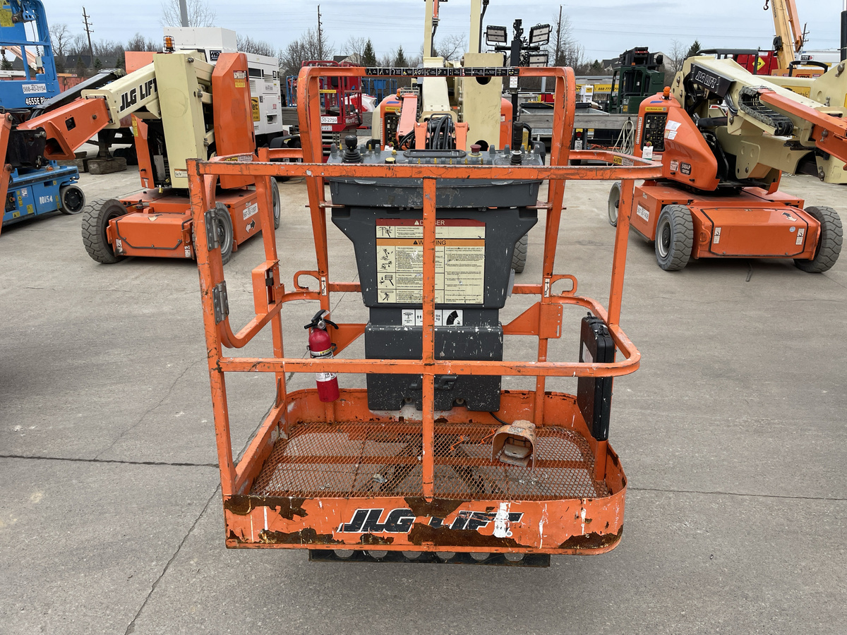2016 JLG E400AJPN-5