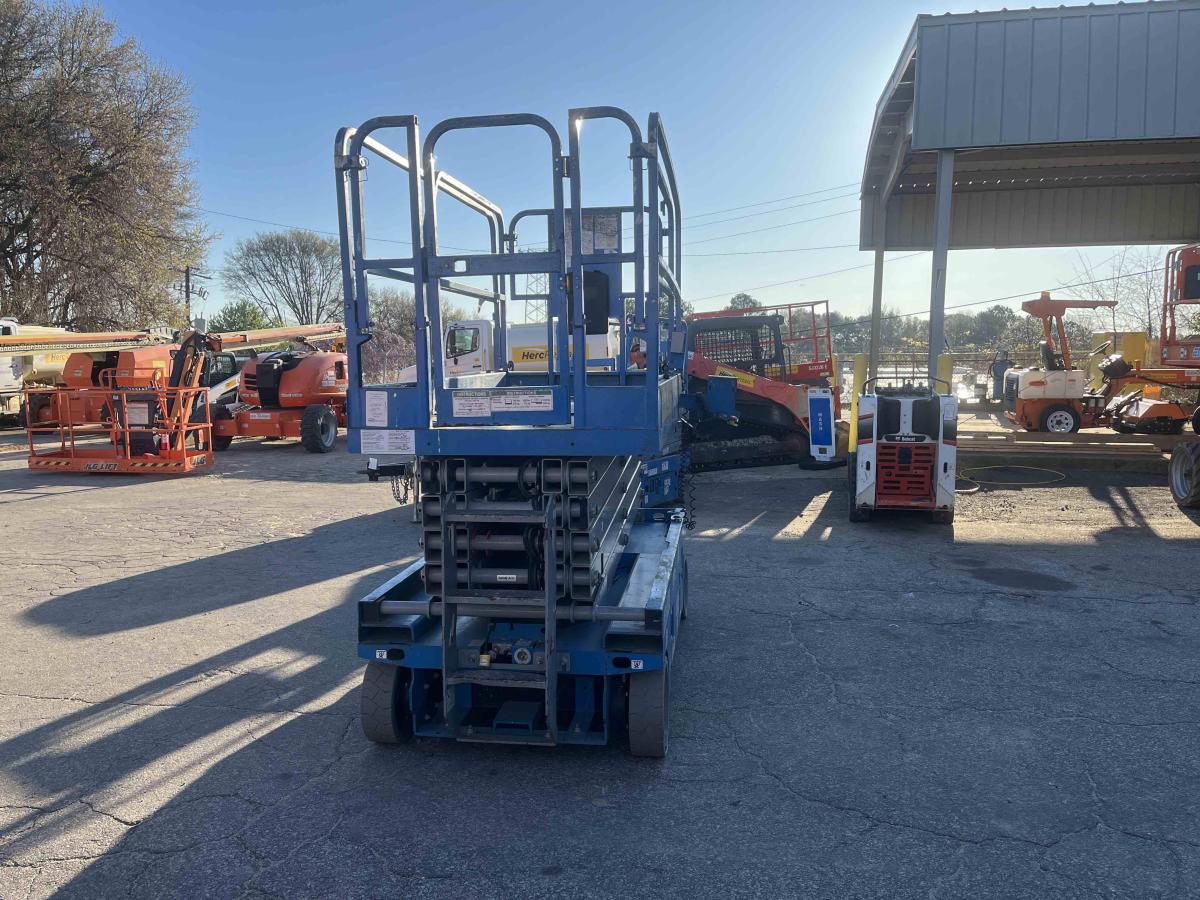 2018 Genie GS-3246