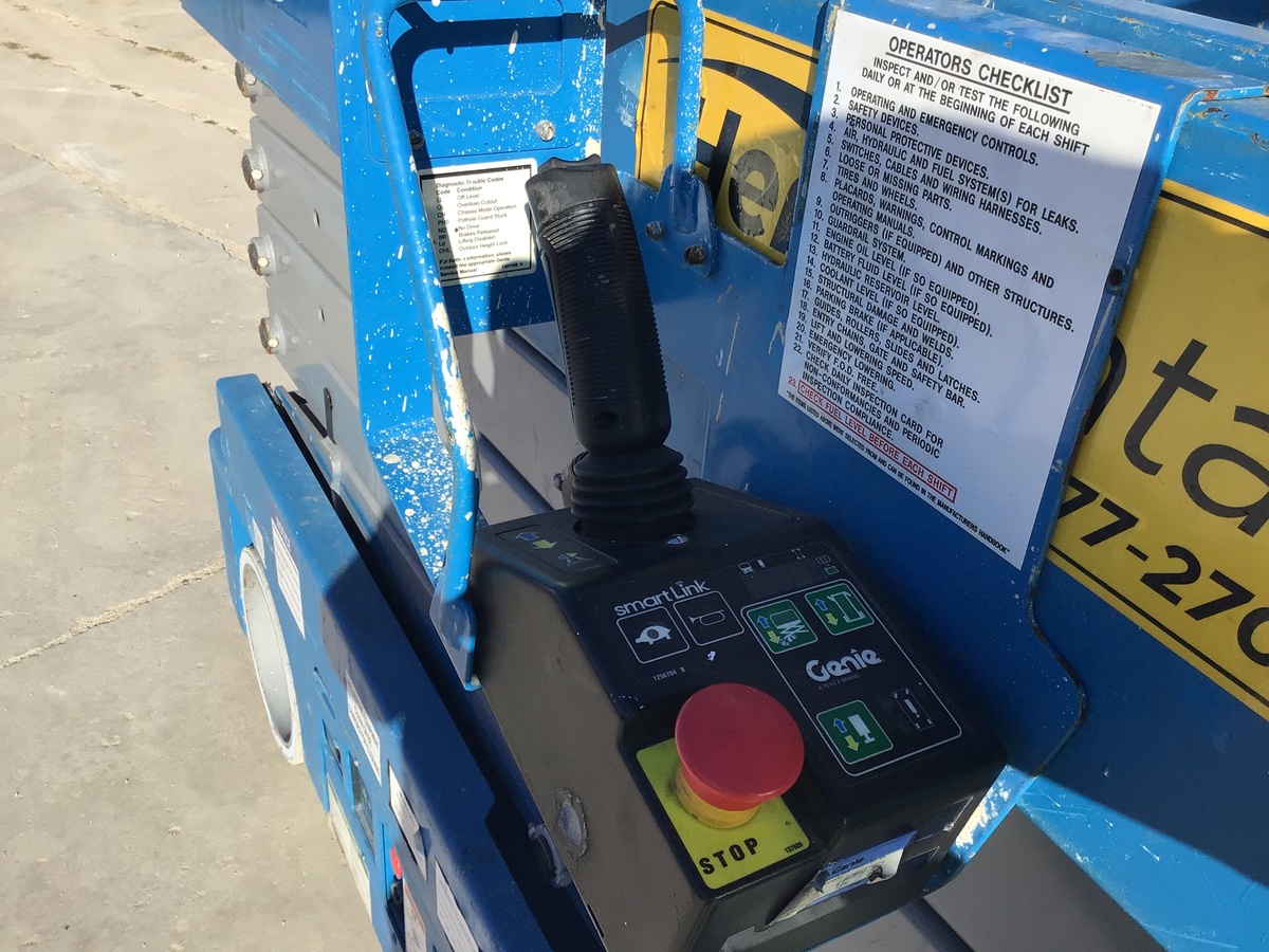 2017 Genie GS-3232-9