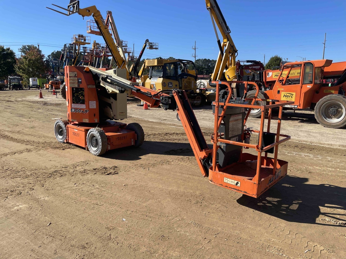 2015 JLG E300AJP-1