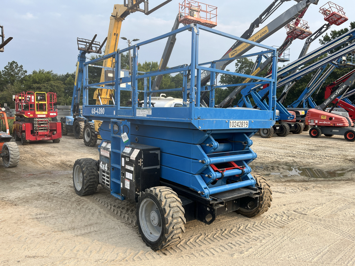 2017 Genie GS-4390 RT-2