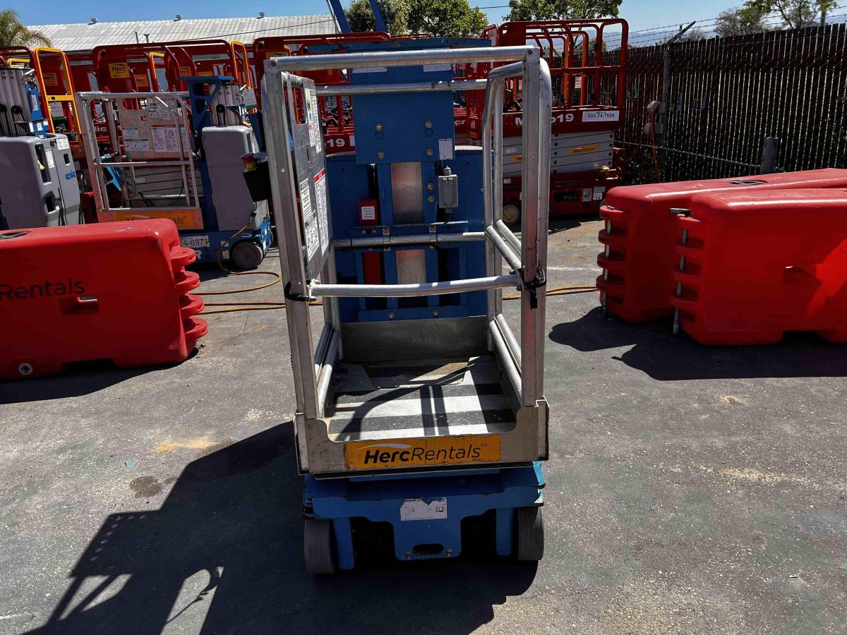 2018 Genie GR-12