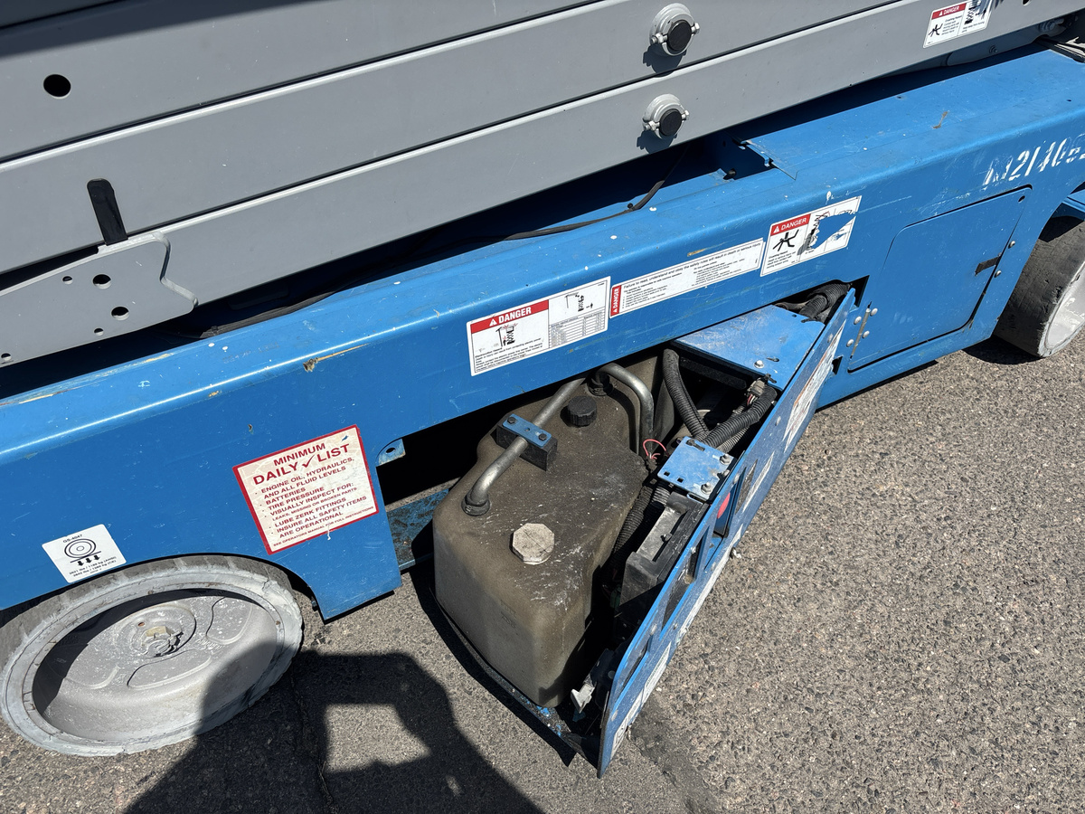 2017 Genie GS-4047-9