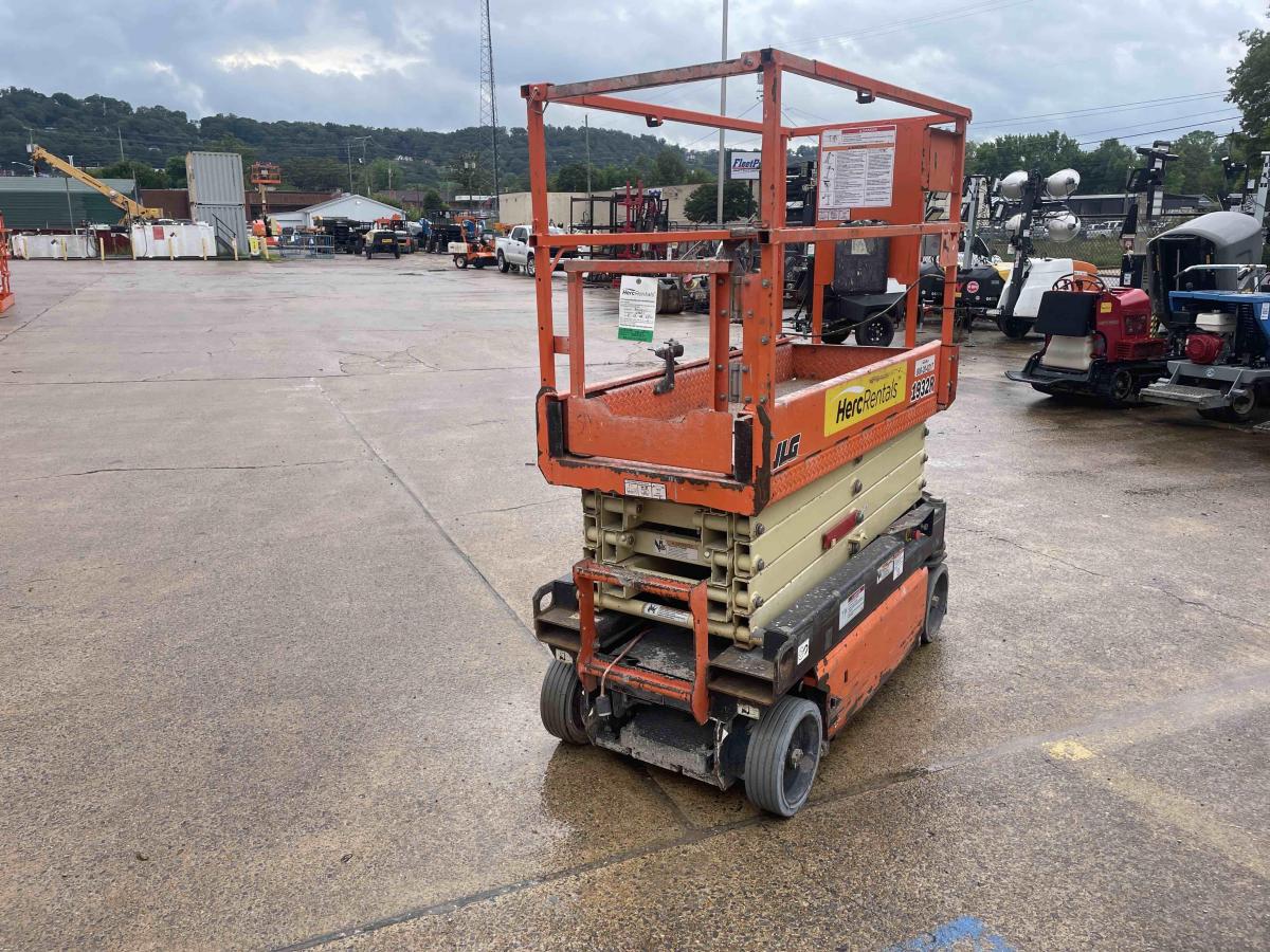2018 JLG 1932R-4