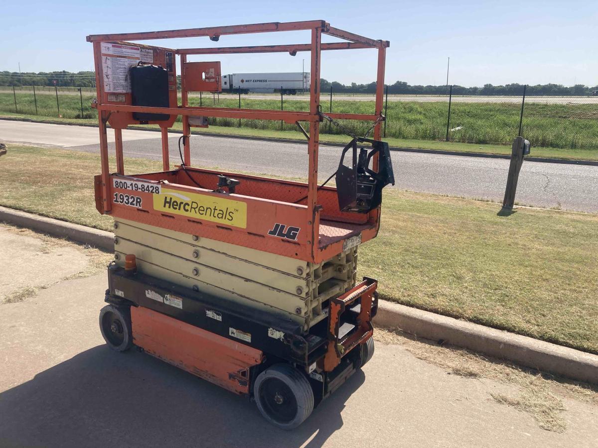 2018 JLG 1932R-4
