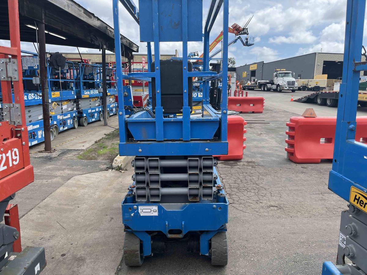 2018 Genie GS-1930