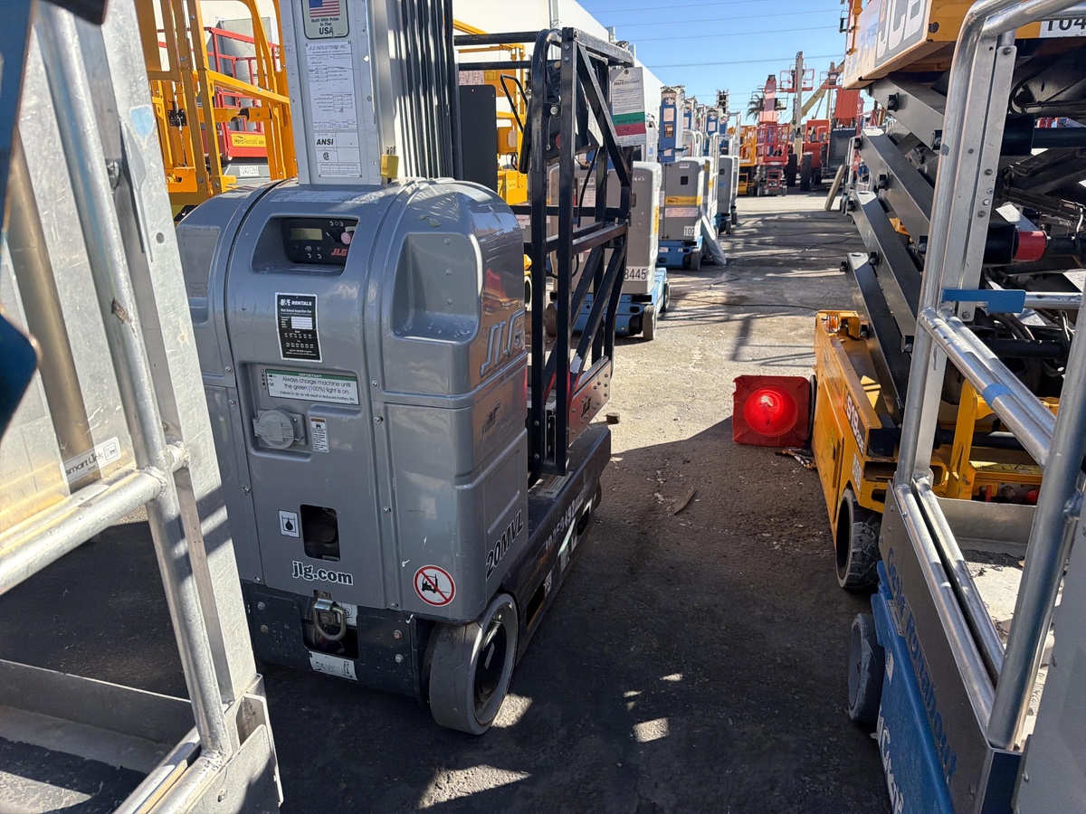 2018 JLG 20MVL-4
