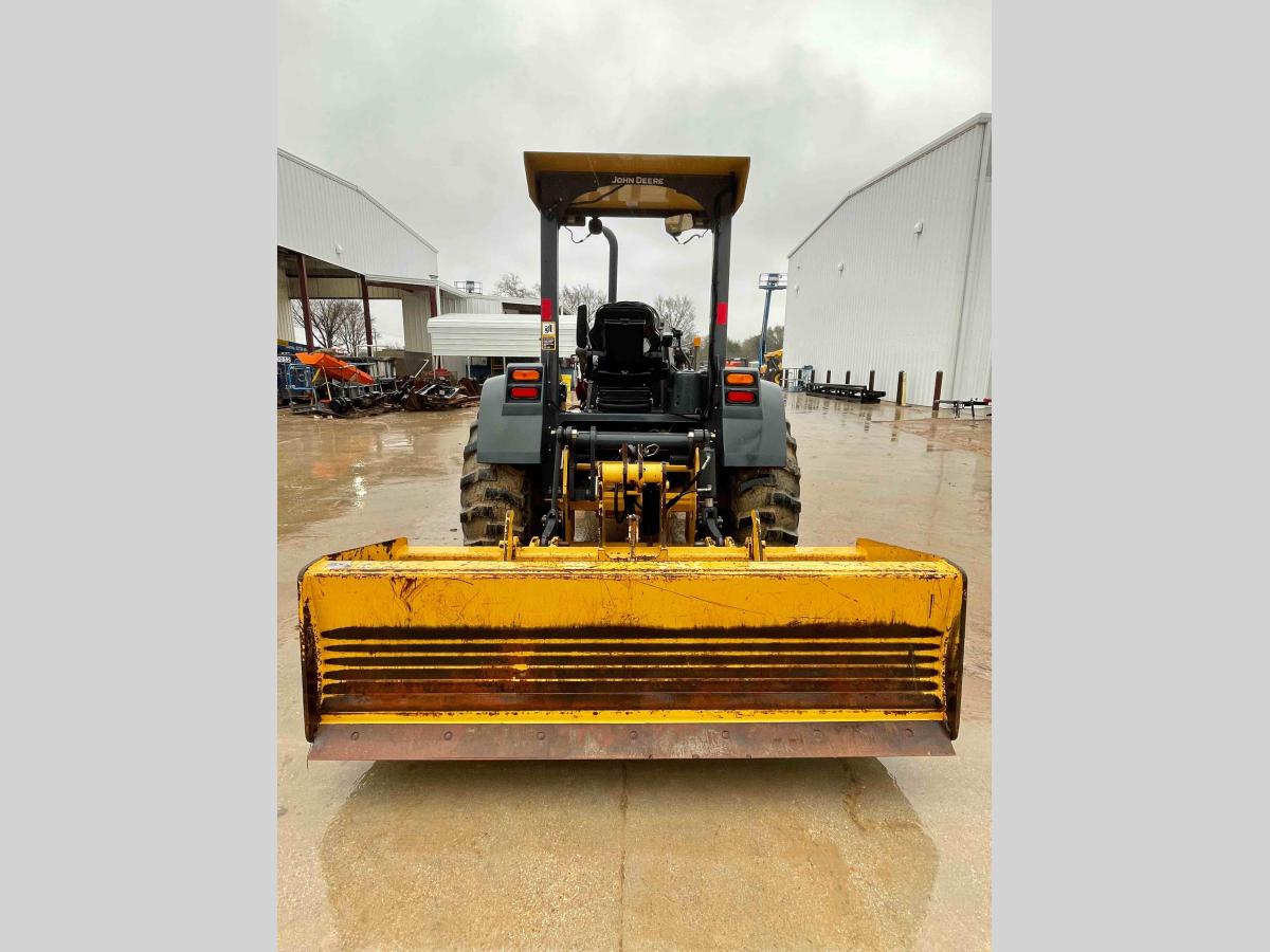 2015 John Deere 210L