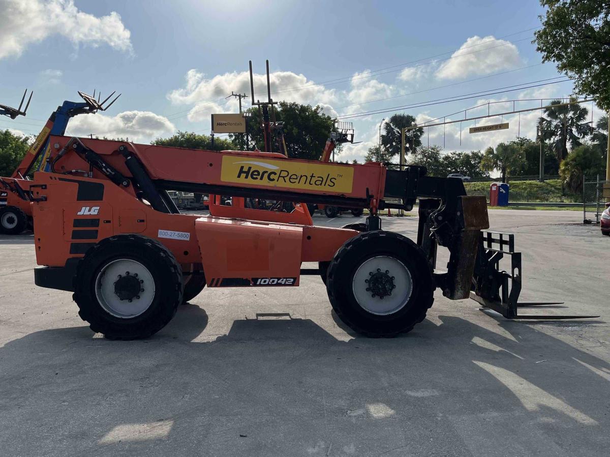2020 SkyTrak 10042