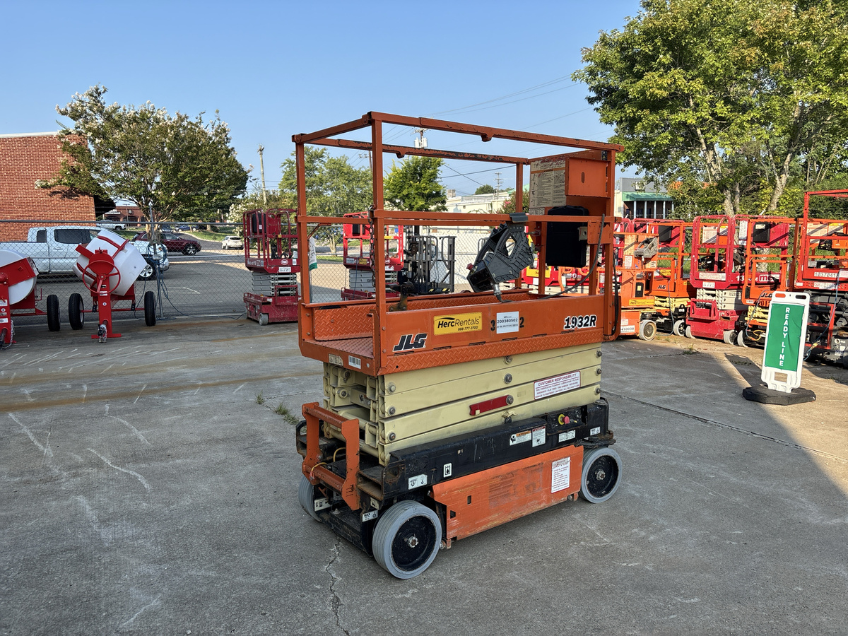 2018 JLG 1932R-3