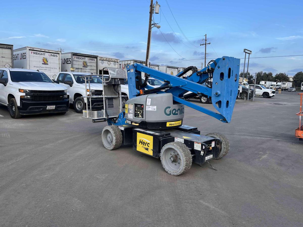 2017 Genie Z-33/18