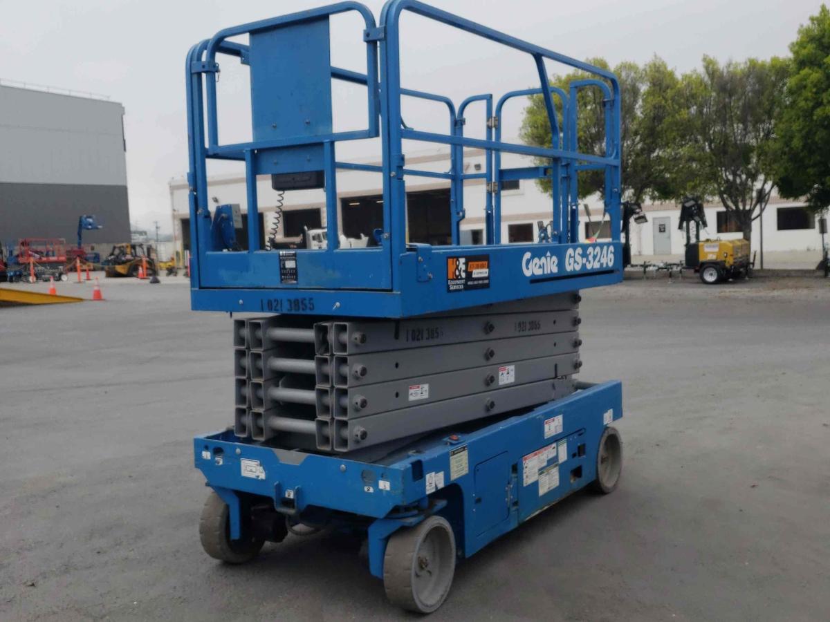2017 Genie GS-3246