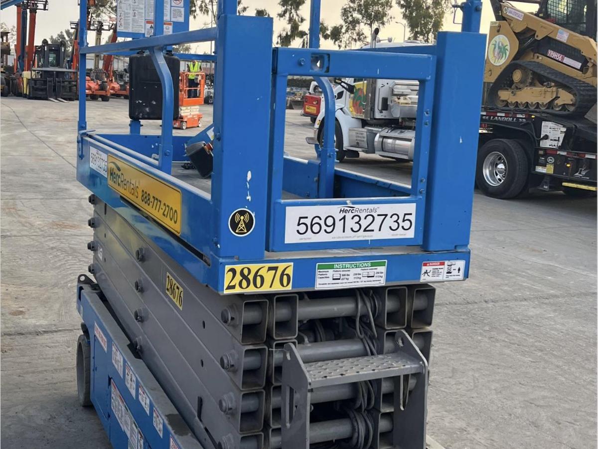 2017 Genie GS-3232-2
