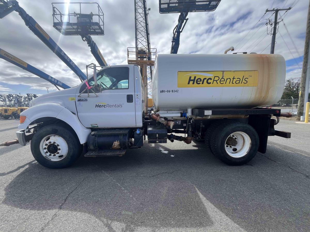 2015 Ford F750-6
