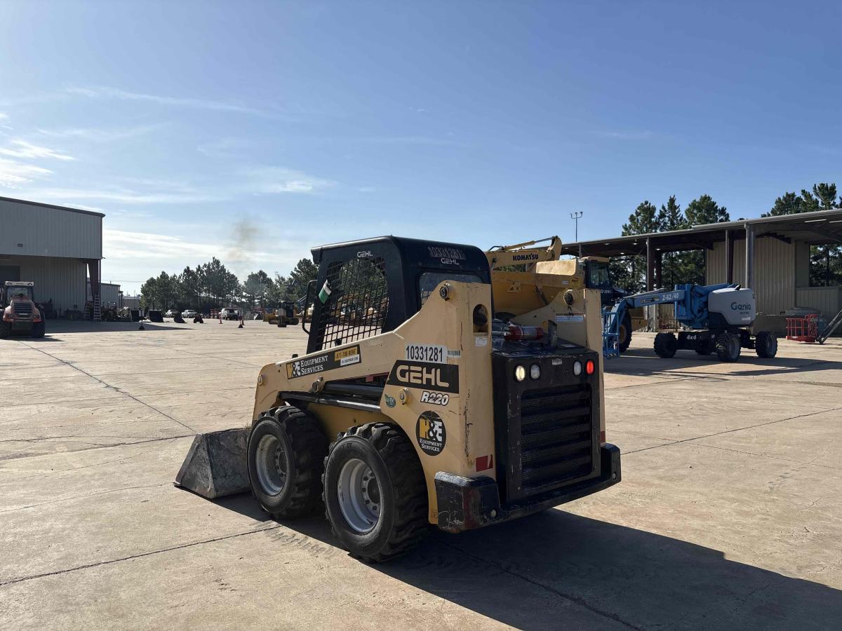 2021 Gehl R220-6