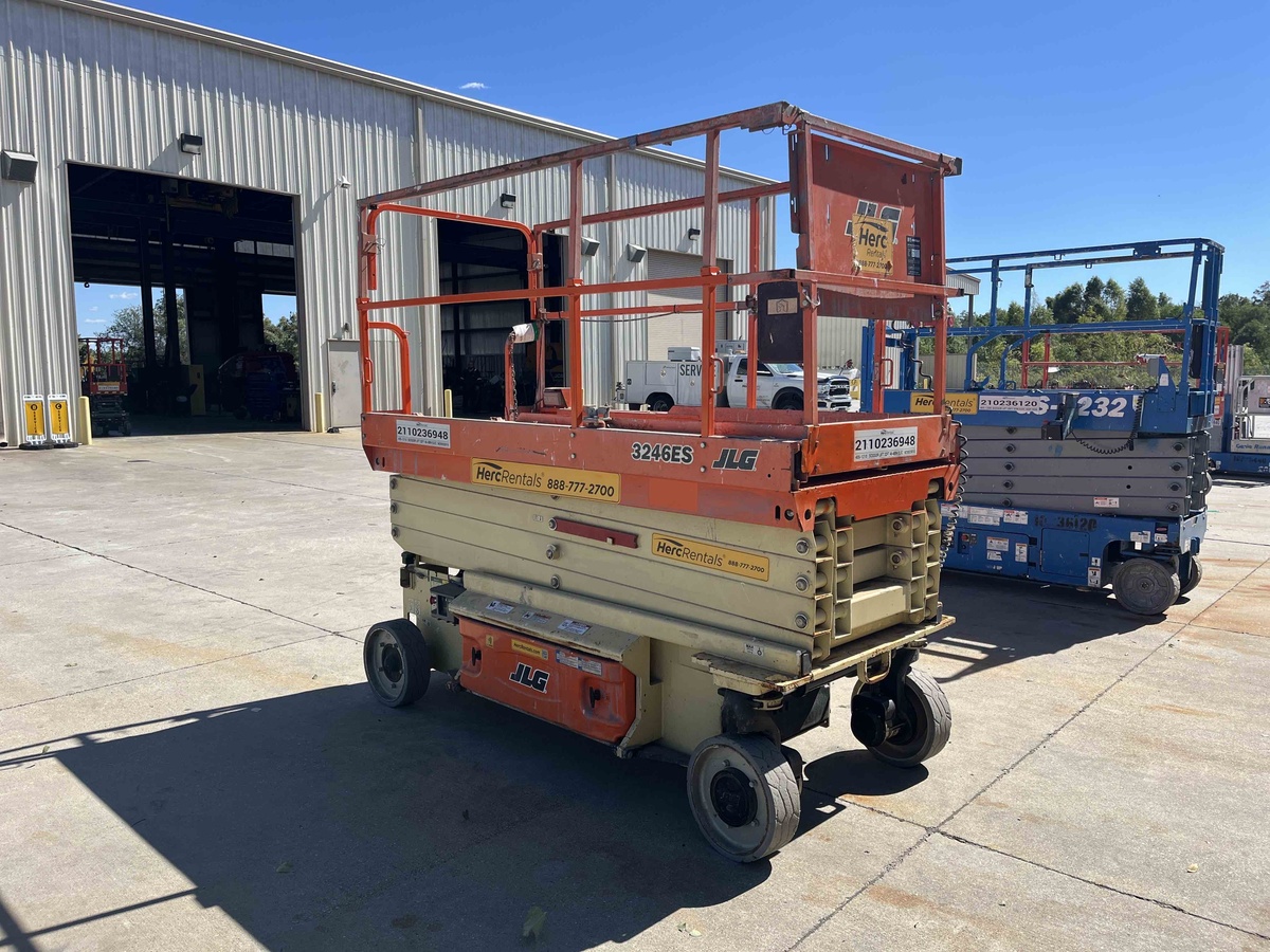 2018 JLG 3246ES-2
