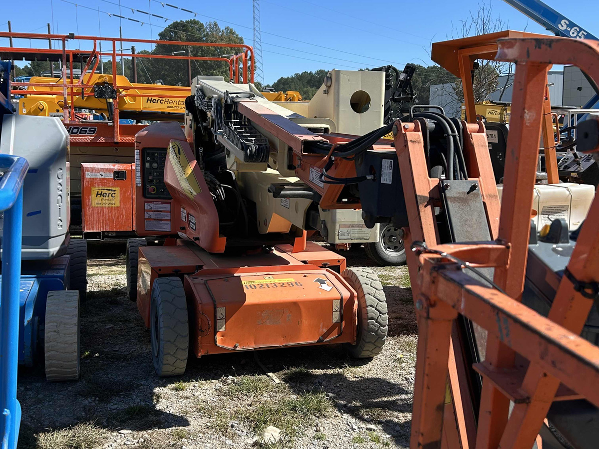 2017 JLG E400AJPN-3