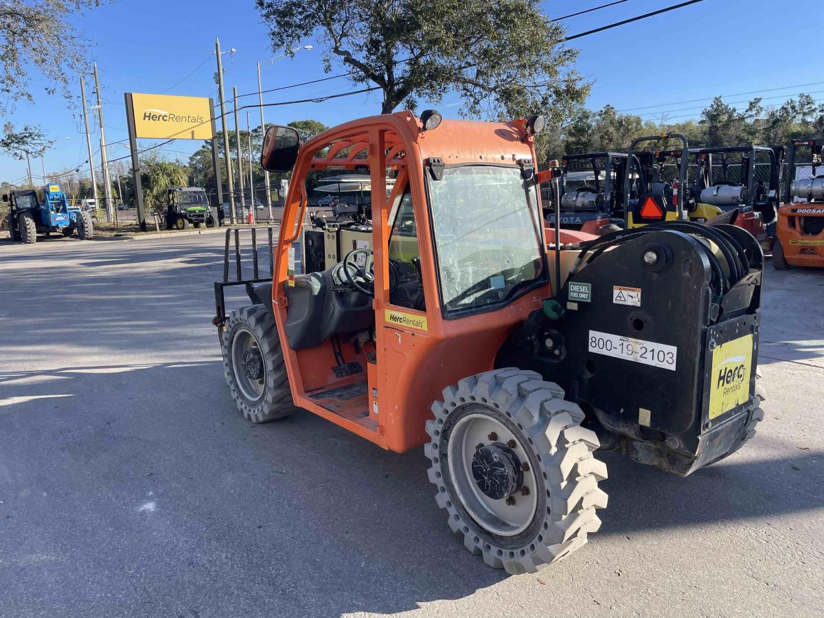 2017 JLG G5-18A